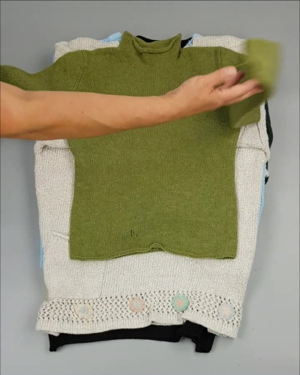 Фотография  951 - Джемпер муж+жен экстра#15 кг , Лот№2612 оптом в Майкопе и Адыгее