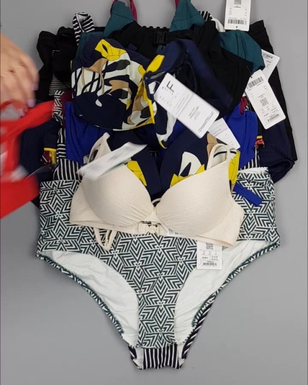 Фотография  898 - Купальники Chantelle#23 шт, ЛОТ №4412 оптом в Майкопе и Адыгее