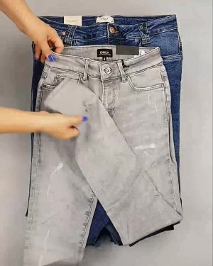 Фотография  685 - Джинсы женские Дания#10 кг, ЛОТ №6762 оптом в Майкопе и Адыгее