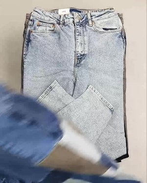 Фотография  173 - Джинсы женские Дания#10 кг, ЛОТ №6762 оптом в Майкопе и Адыгее