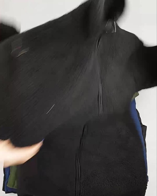 Фотография  390 - Верхняя одежда Дания#10,1 кг ЛОТ №6909 оптом в Майкопе и Адыгее