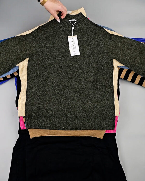 Фотография  906 - Джемпера Bestseller 104#7 кг, ЛОТ СТ-10040 оптом в Майкопе и Адыгее