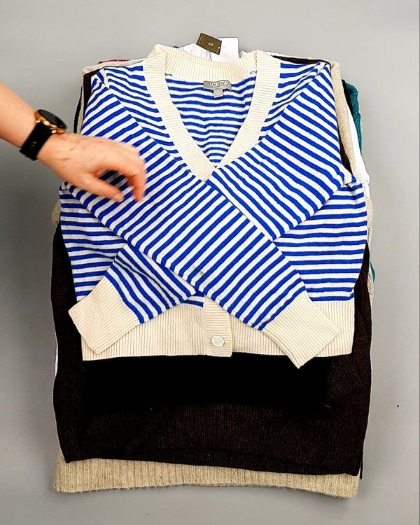 Фотография  767 - Джемпера СТОК CAN 084#7 кг, ЛОТ №7647 оптом в Майкопе и Адыгее