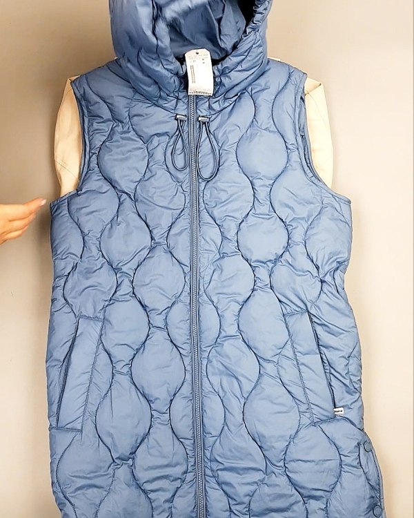 Фотография  780 - Верхняя одежда весна TOM TAILOR 124#7,8 кг, ЛОТ №7581 оптом в Майкопе и Адыгее