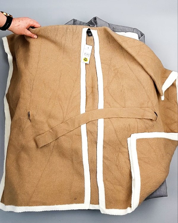 Фотография  703 - Кардиганы СТОК CAN 084#7 кг, ЛОТ №7673 оптом в Майкопе и Адыгее