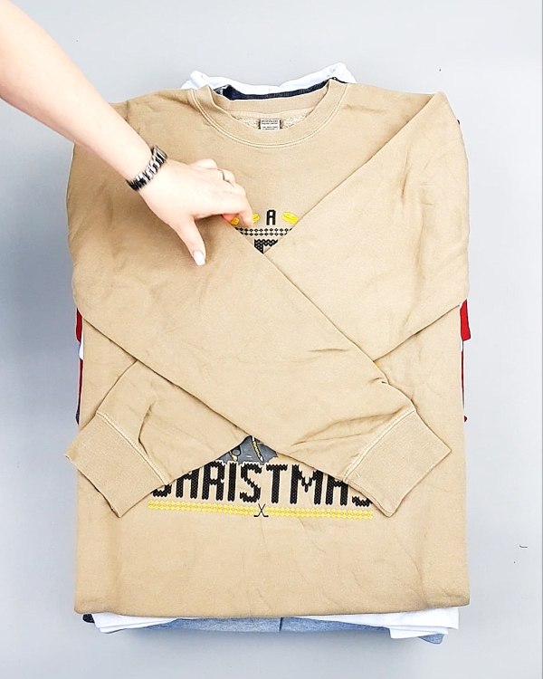 Фотография  751 - SWEATSHIRT CAN 084#10 кг, ЛОТ №7618 оптом в Майкопе и Адыгее