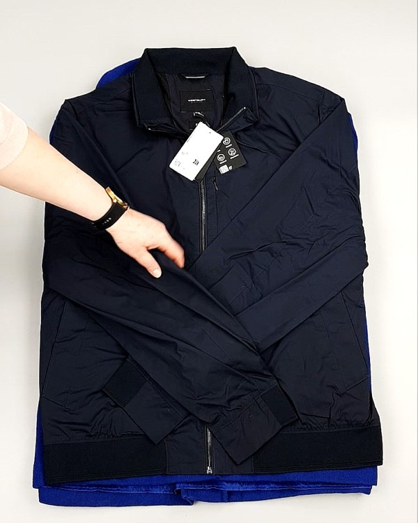 Фотография  761 - Ветровки м/ж C&A 025#10 кг, ЛОТ №7865 оптом в Майкопе и Адыгее