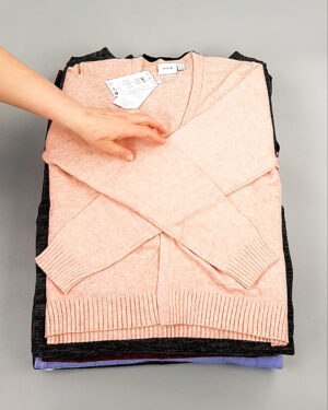 Фотография  983 - Джемпера легкие Bestseller+DK 035#7 кг, ЛОТ №8252 оптом в Майкопе и Адыгее