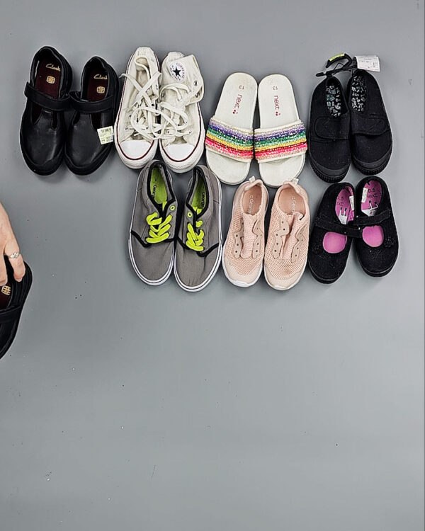 Фотография  619 - Обувь лето дети крем+экстра (SHOES Summer kids Cream+Extra)#15 кг, ЛОТ № ВК0119 оптом в Майкопе и Адыгее