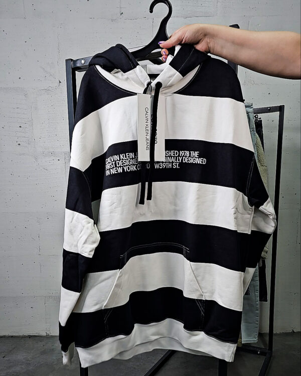 Фотография  946 - LACOSTE, CALVIN KLEIN, TOMMY HILFIGER, GUESS + 075#20 шт, ЛОТ №9072 оптом в Майкопе и Адыгее