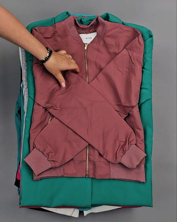 Фотография  751 - Толстовки+Верхняя одежда Bestseller Summer 045 B#7,2 кг, ЛОТ СТ-9323 оптом в Майкопе и Адыгее