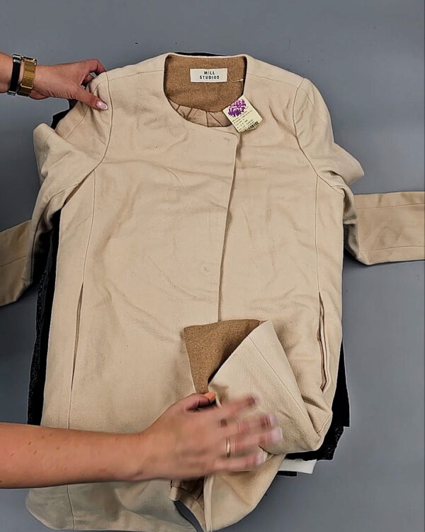 Фотография  586 - Верхняя одежда Корея 085#15 кг, ЛОТ № СТ-9248 оптом в Майкопе и Адыгее