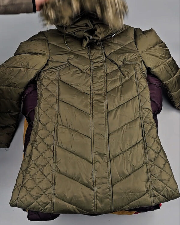 Фотография  913 - Верхняя одежда женская CAN 104#15 кг, ЛОТ СТ-9352 оптом в Майкопе и Адыгее