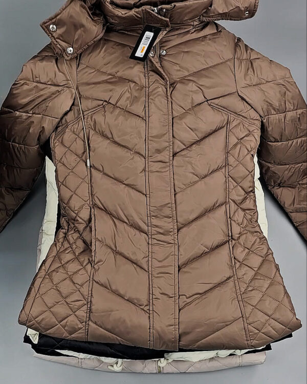 Фотография  711 - Верхняя одежда женская CAN 104#15 кг, ЛОТ СТ-9350 оптом в Майкопе и Адыгее