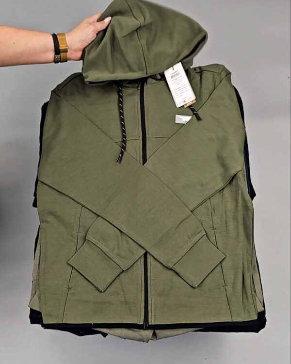 Фотография  912 - Мужской зимний микс JACK JONES, 20 кг, ЛОТ № СТ-9266 оптом в Майкопе и Адыгее