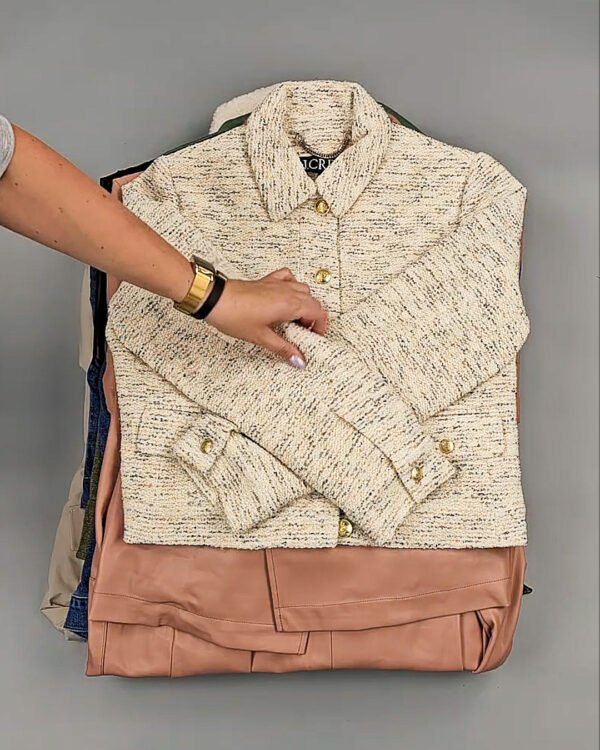 Фотография  206 - Ветровки женские CAN 104#12,4 кг, ЛОТ СТ-9403 оптом в Майкопе и Адыгее