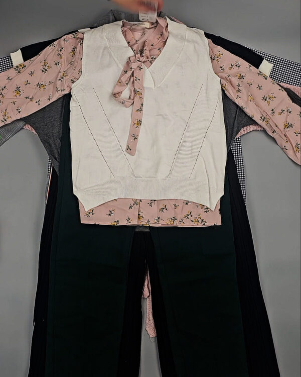 Фотография  812 - Комплекты жен Корея 085#5 кг, ЛОТ СТ-9574 оптом в Майкопе и Адыгее