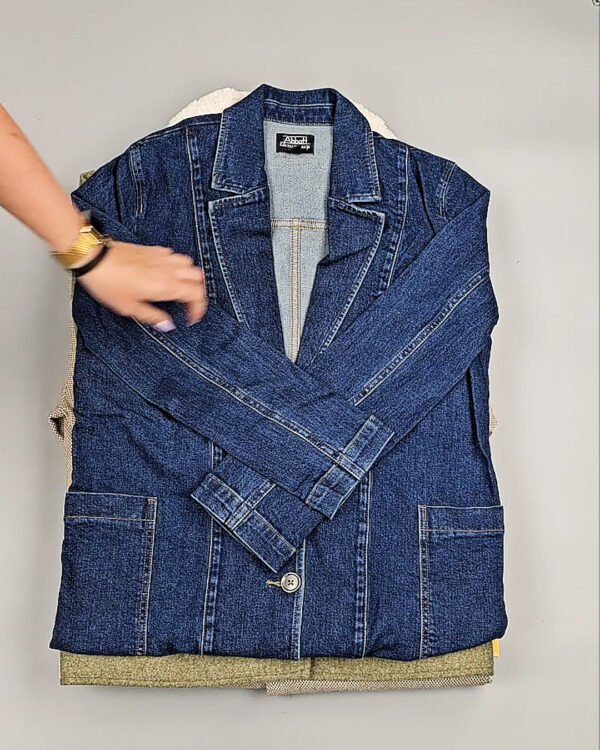 Фотография  708 - Ветровки женские CAN 104#12,5 кг, ЛОТ СТ-9404 оптом в Майкопе и Адыгее