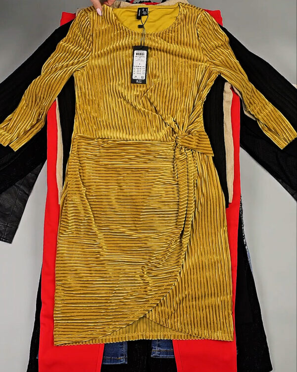 Фотография  243 - DK+Bestseller 085#16 кг, ЛОТ СТ-9952 оптом в Майкопе и Адыгее