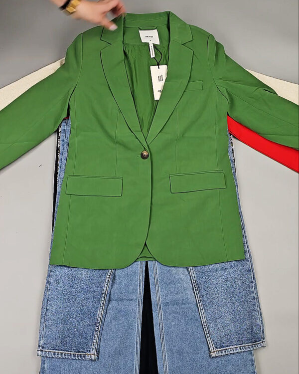 Фотография  163 - DK+Bestseller 085#16 кг, ЛОТ СТ-9952 оптом в Майкопе и Адыгее